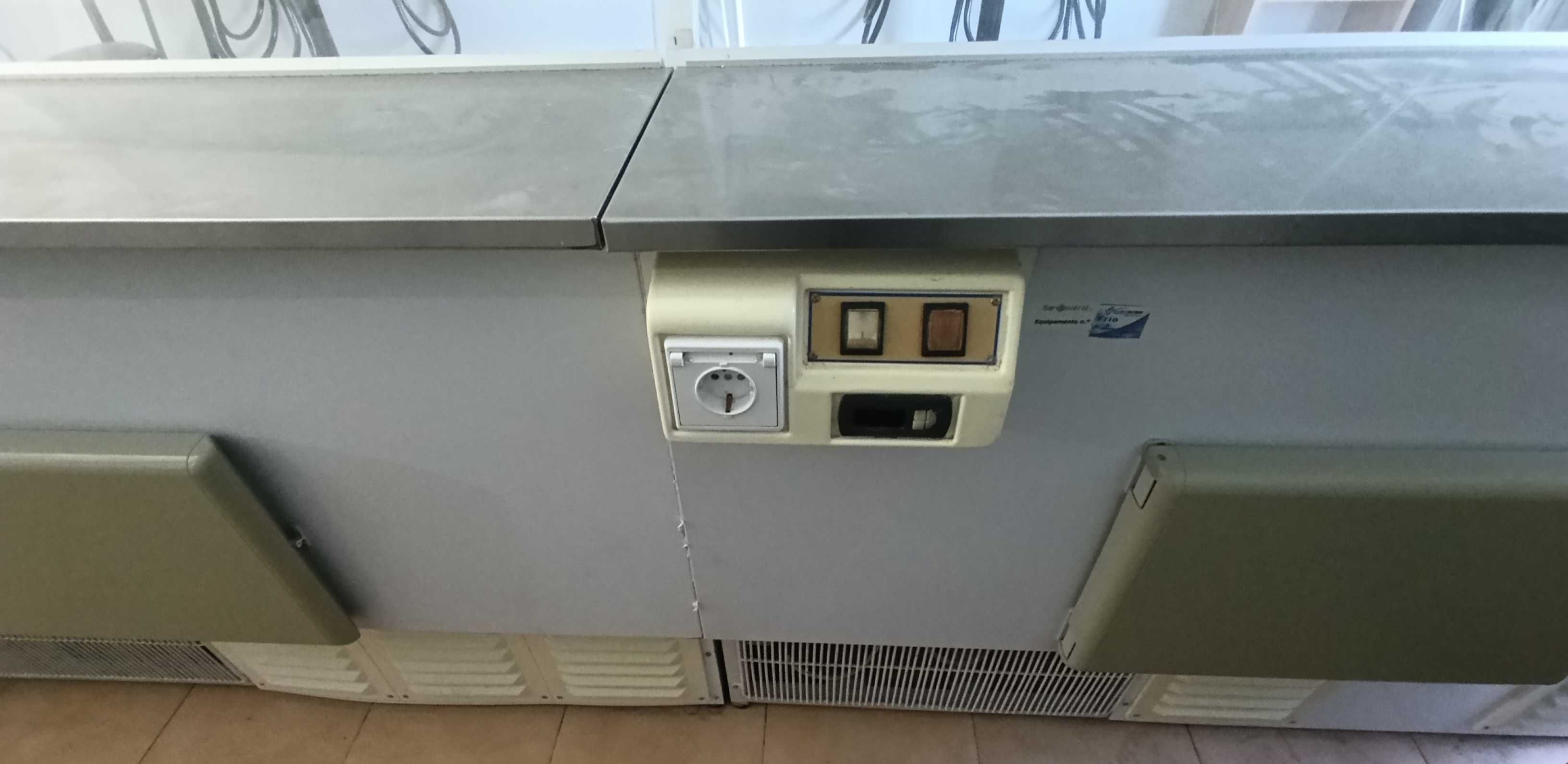 Vitrine Refrigerada Talho/ Charcutaria/ Minimercado