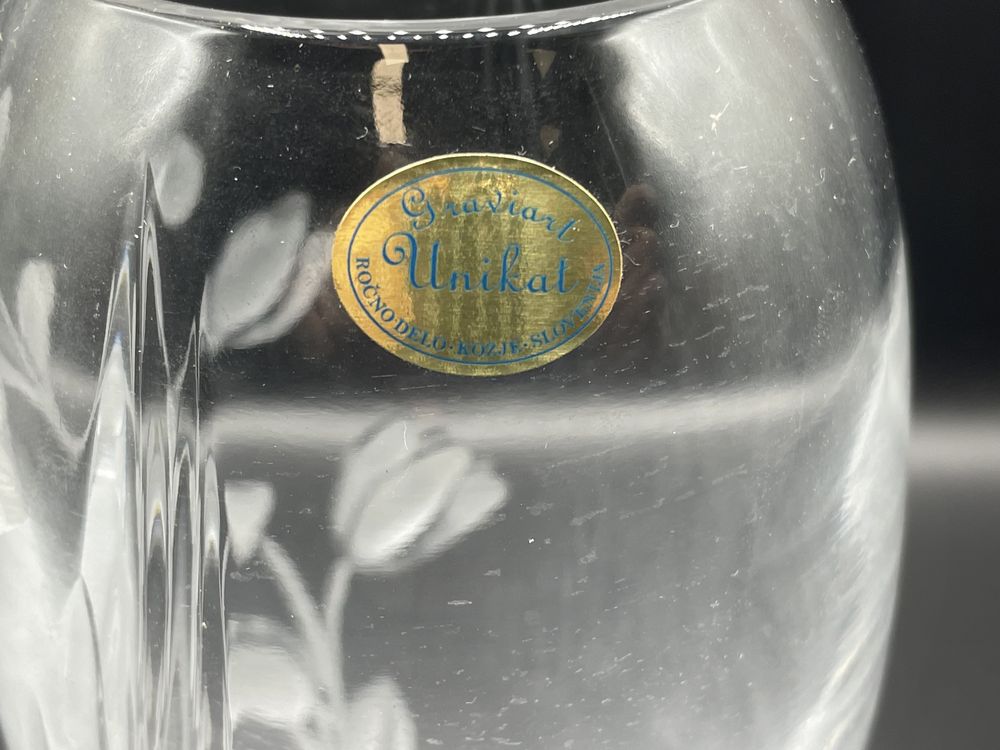 Vaso alto de cristal gravado com lírios