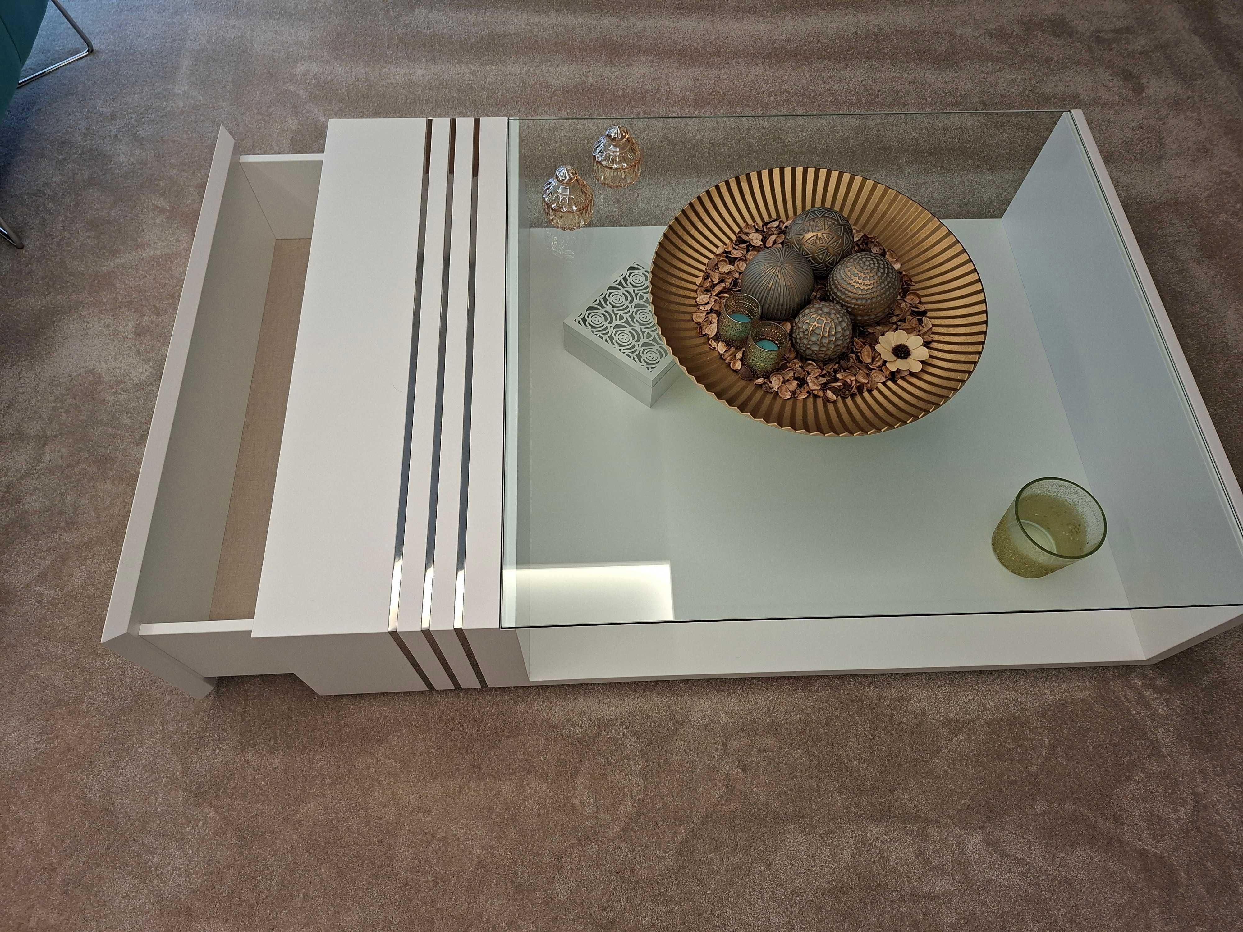 Mesa de sala de estar da loja M2A, como nova (qualidade).