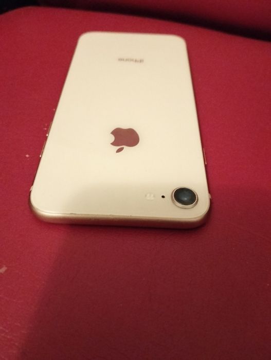 iPhone 8 ,без батареї!