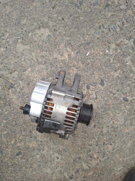 Генератор  на киа саренто  2006 года