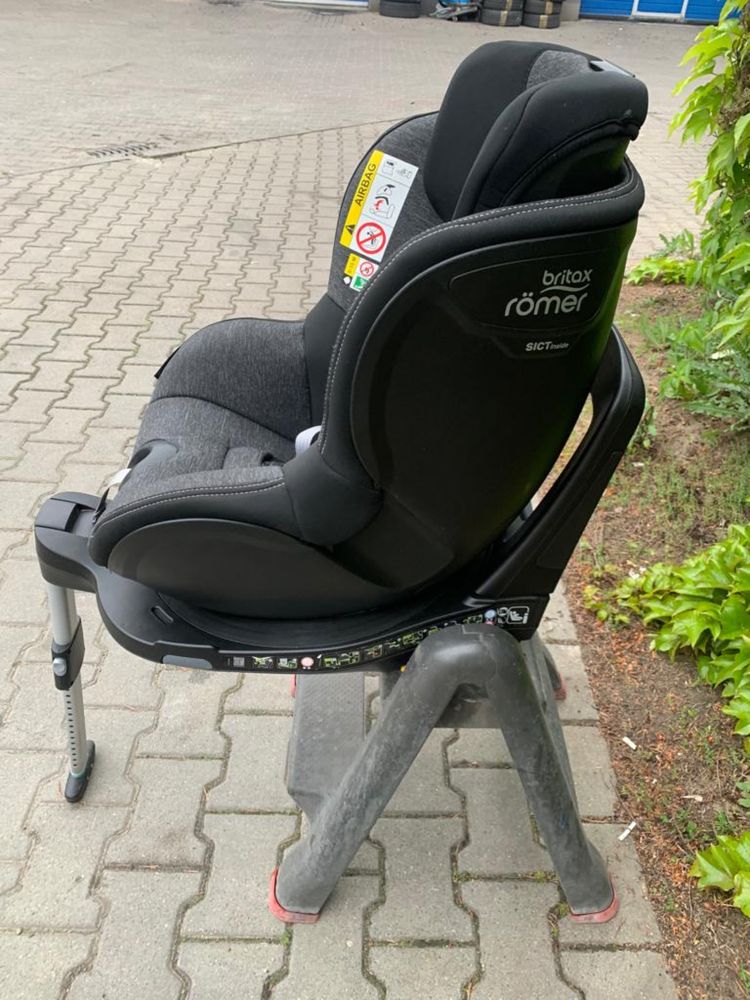 Romer Britax DUALFIX M i-SIZE  SICT inside