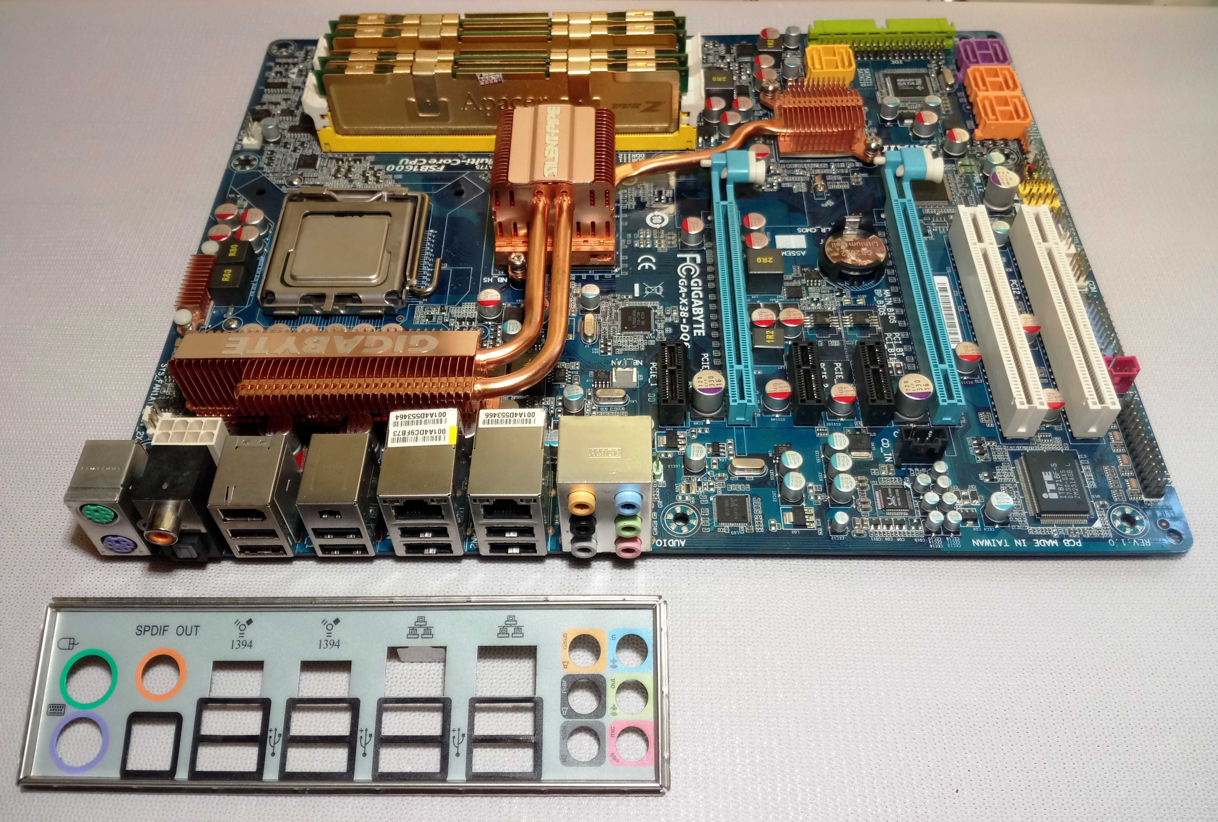 Gigabyte GA-X38-DQ6 + Core 2 Quad Q6600 + 4 X 1GB Apacer DDR2 800MHz