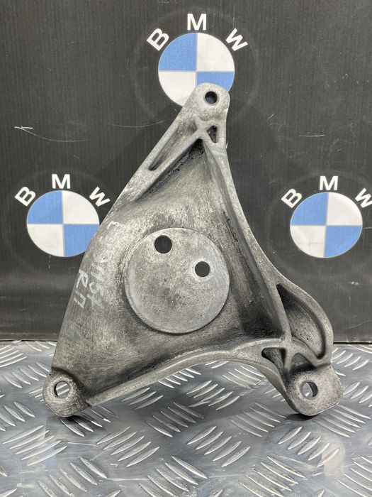 Лапа двигуна права BMW E39 Код:1062