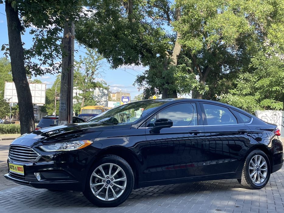 Ford Fusion SE 2017 року випуску