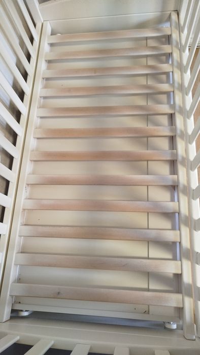 Ліжко дитяче з маятником +  матрац