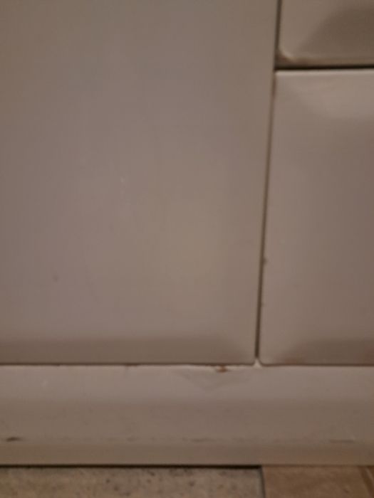 Umywalka z bateria i szafka 60cm