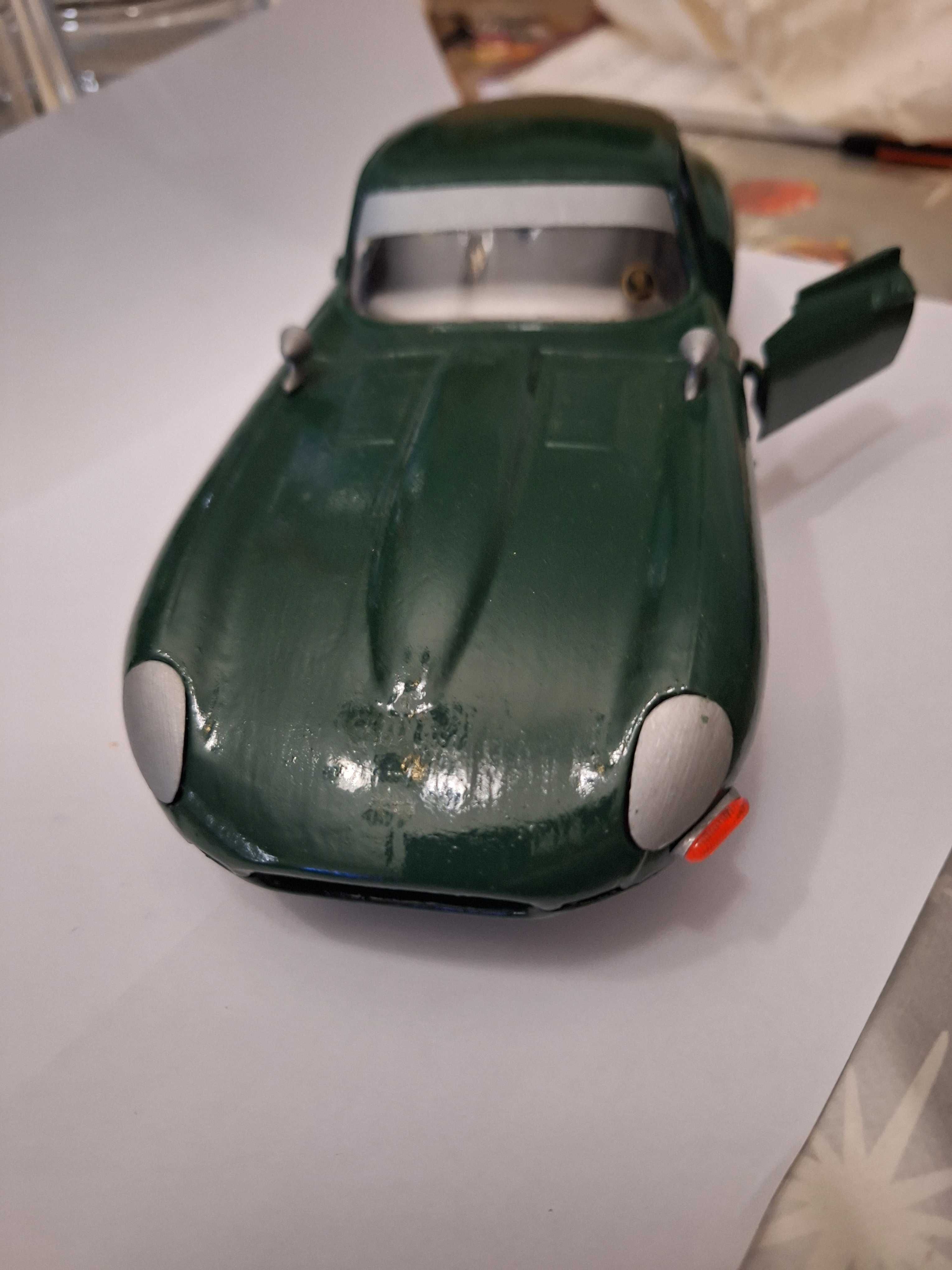 Miniatura escala 1:18 - Jaguar