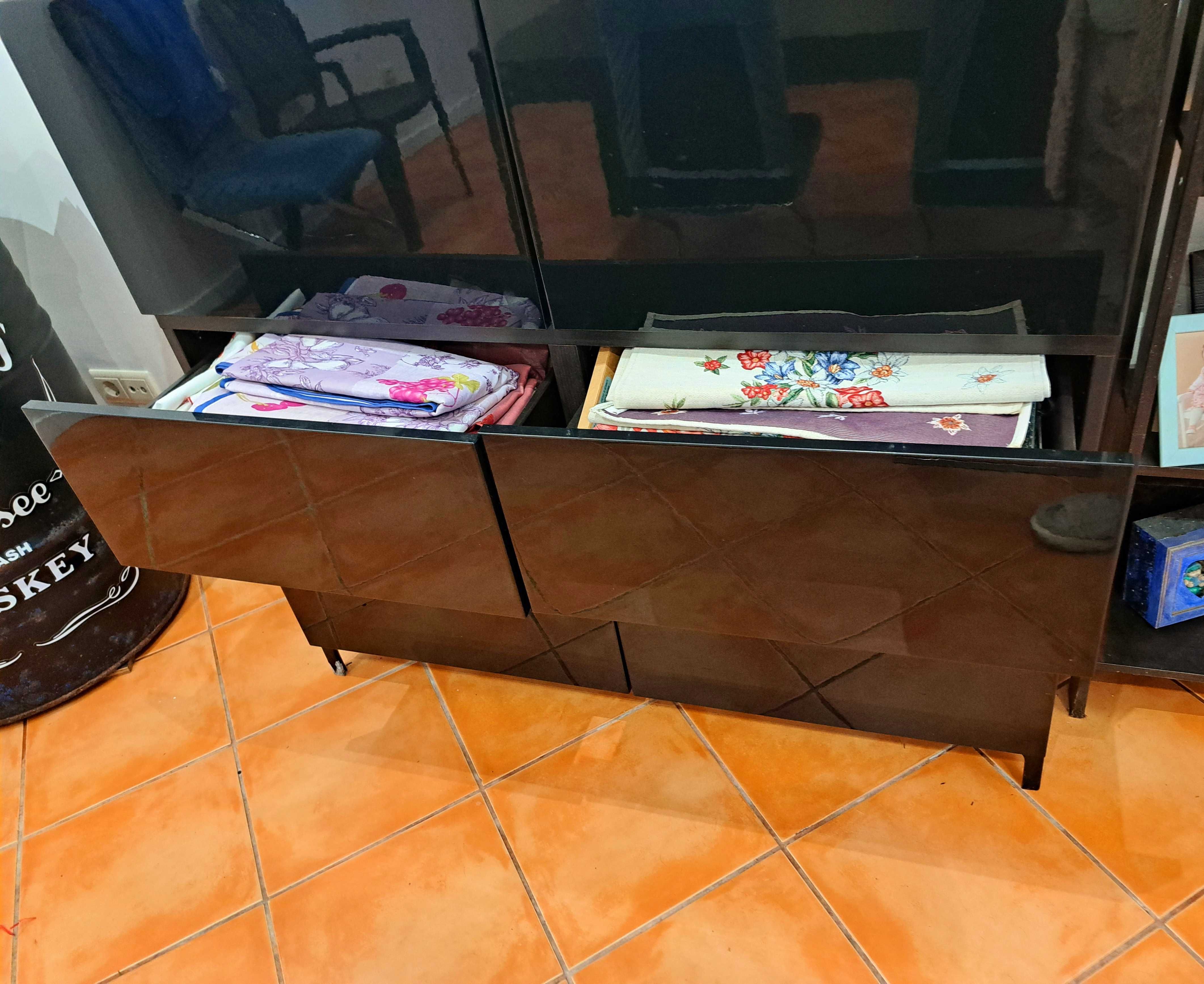 Móveis da sala negociáveis