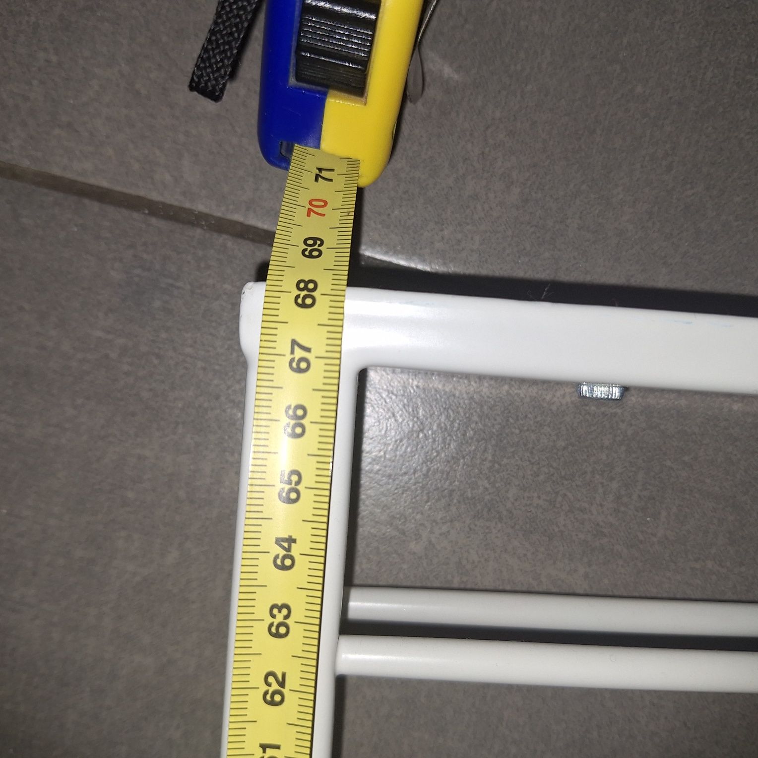 Wieszak wysuwany na spodnie Ikea