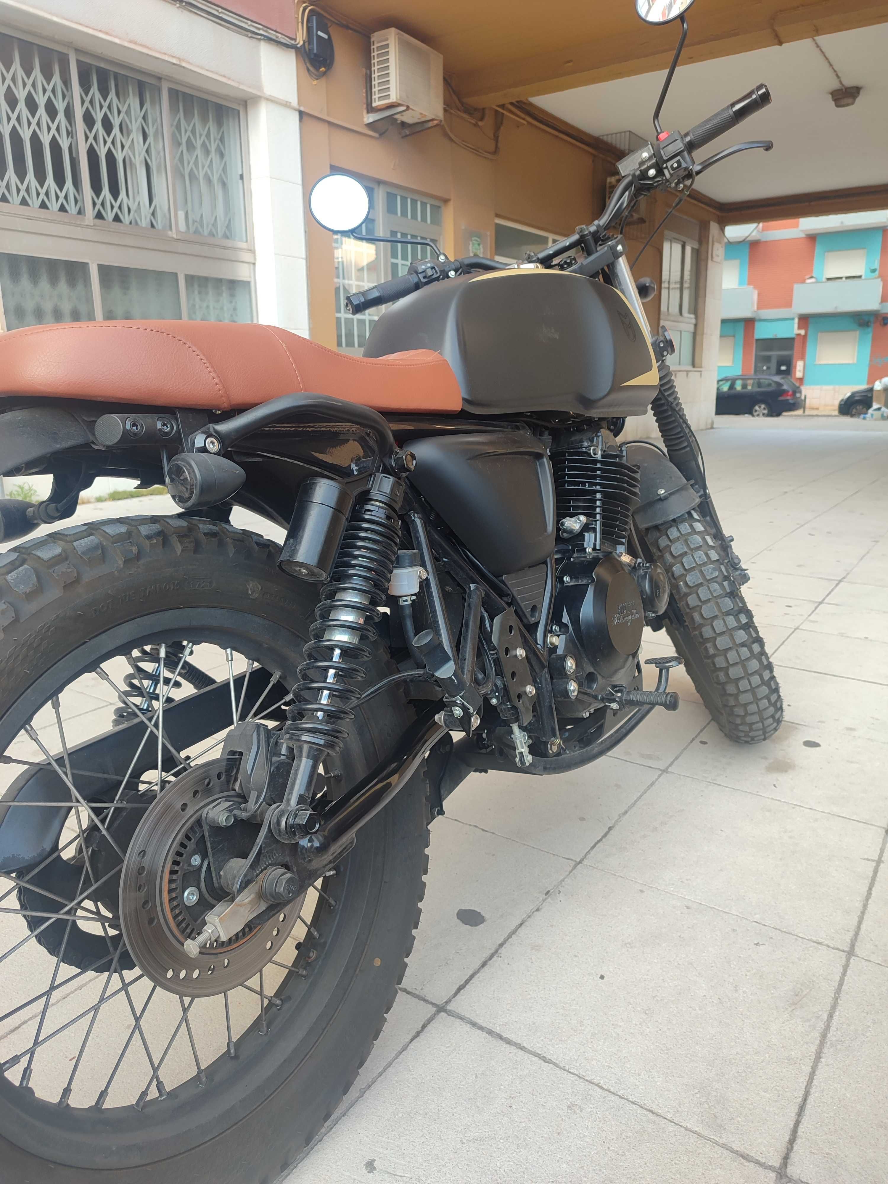 Mutt Fat Sabbath Cafe Racer 250CC