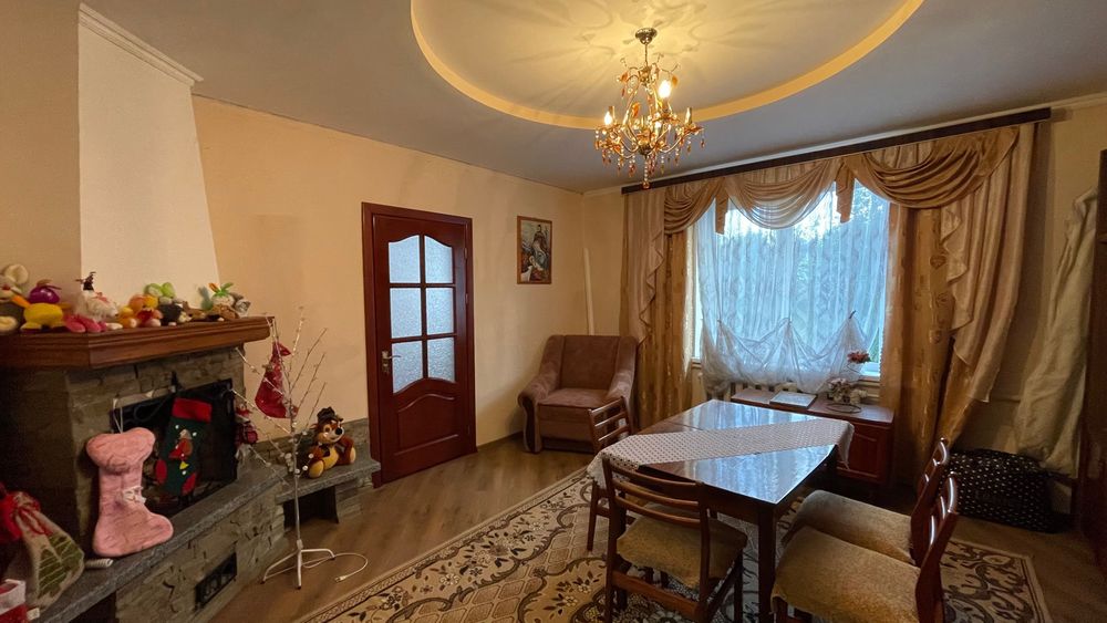 Просторий цегляний будинок біля Калуша – 122 м², ділянка 22 сотки