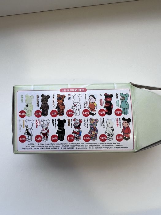 Bearbrick 100% series 44