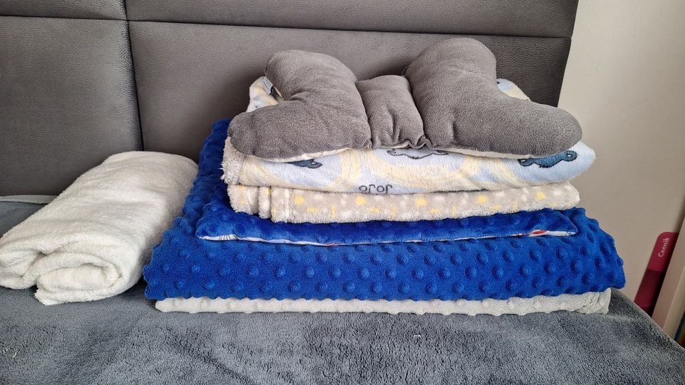 Zestaw kocyki, kołderki Miky, poduszka motylek