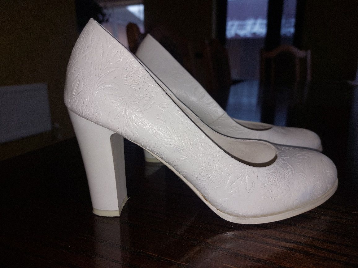 Жіночі білі туфлі, 39