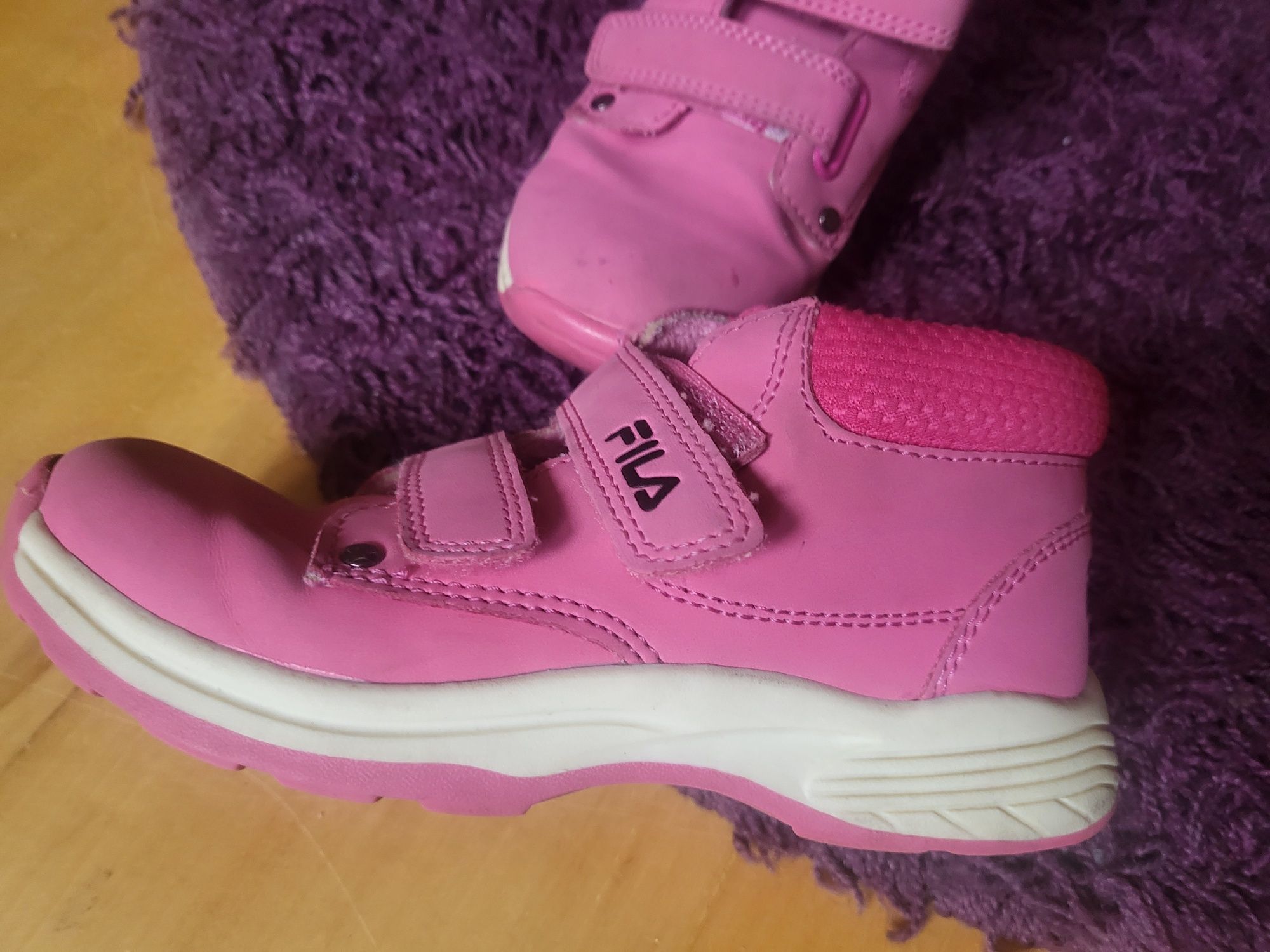 buty na wiosnę FILA  dla dziewczynki rozmiar 30