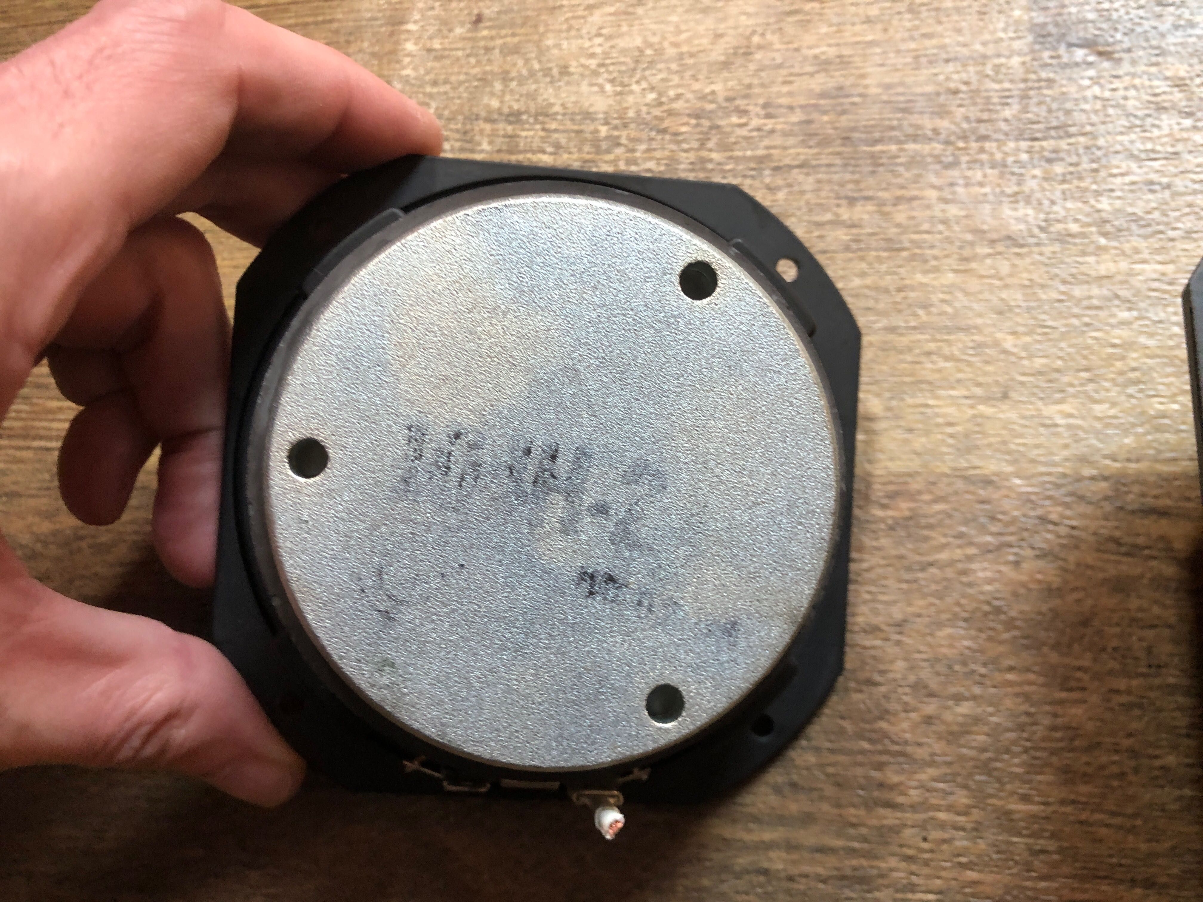 СЧ динаміки jbl 5’ 150-200 Вт, 8 ом, 92 дб, до 12 кГц hi-end