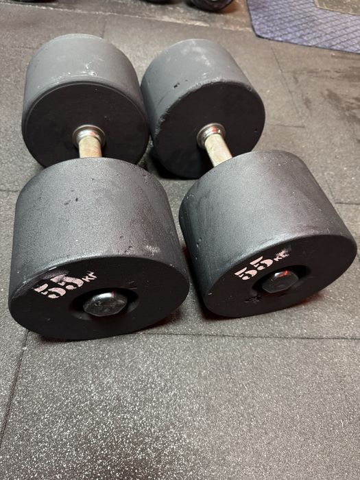Гантели по 55 кг каждая