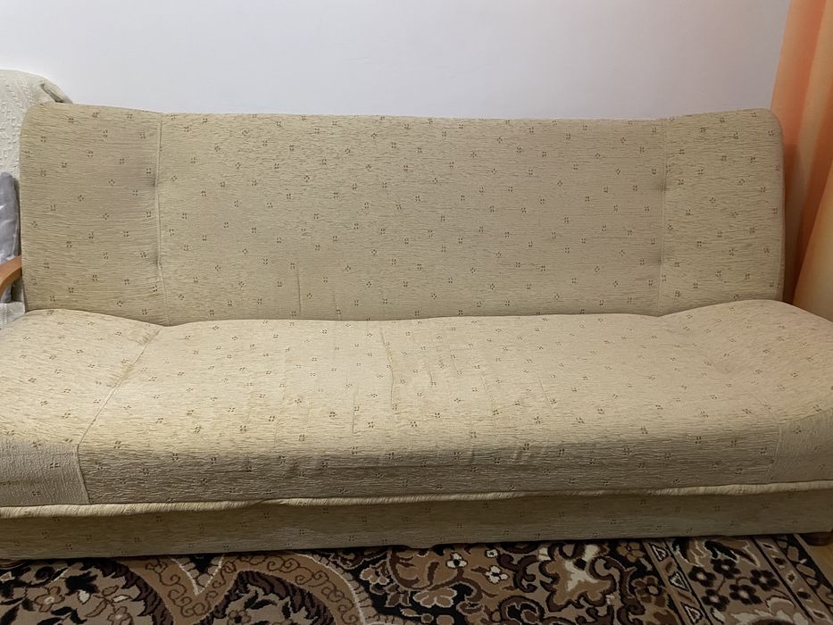 Sofa rozkładana kremowa