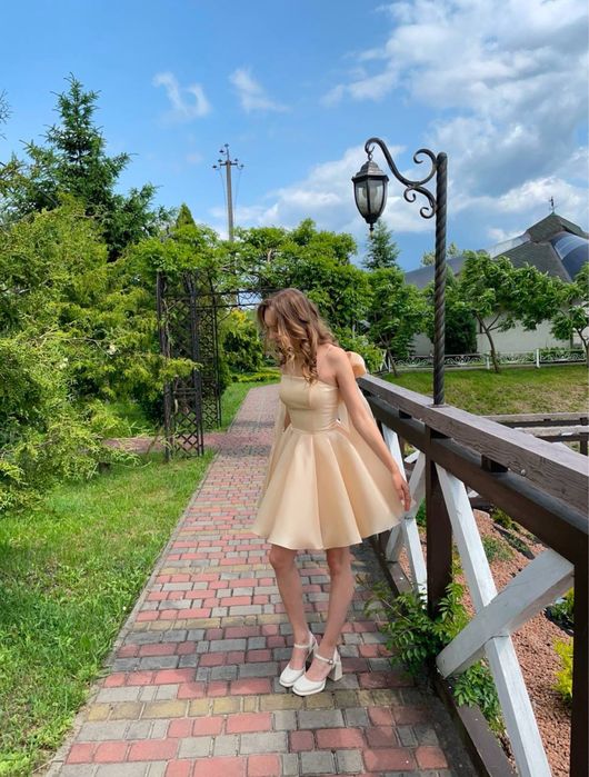 Випускна сукня.