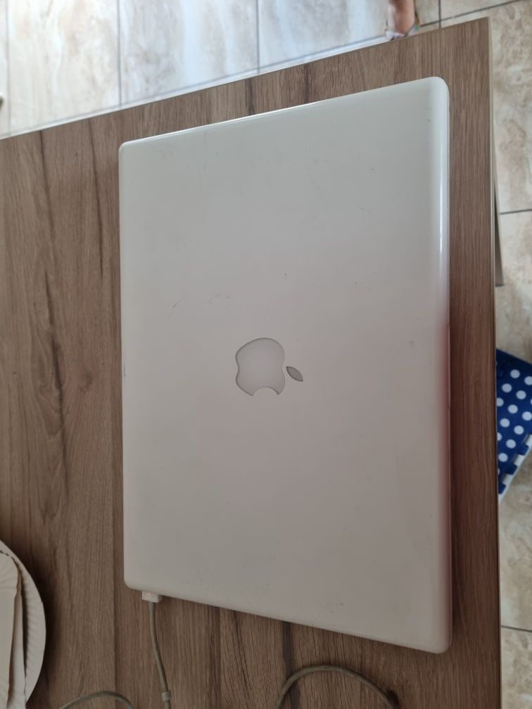 Sprzedam macbooka