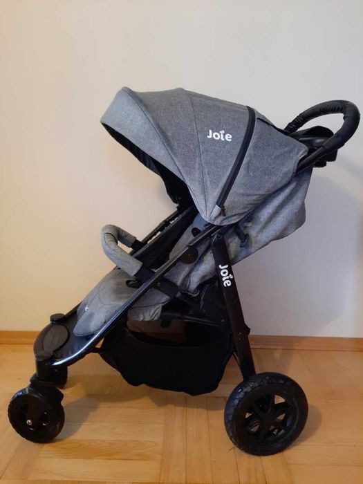 Wózek spacerowy  Joie w bardzo dobrym stanie.