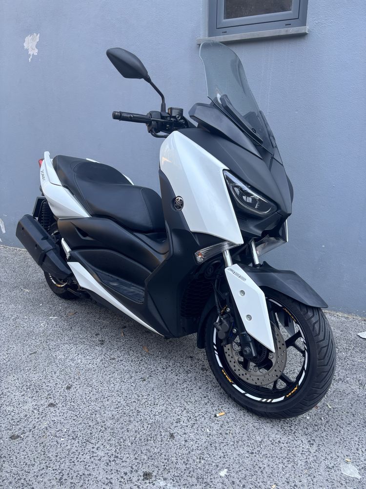 Yamaha XMAX 300