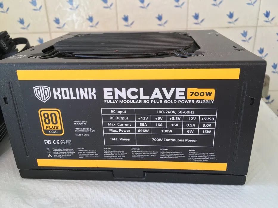 Fonte Kolink Full Modular 700W 80 Plus GOLD Novo
