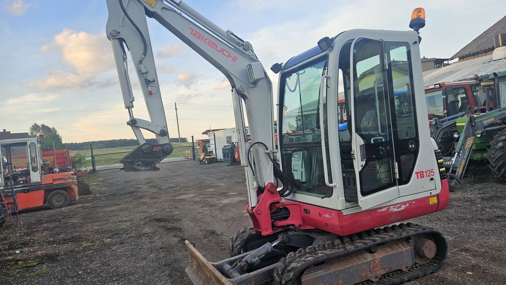 Minikoparka Takeuchi TB 125