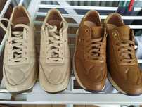 Sapatilhas em pele 38 (20€ os 2 pares)
