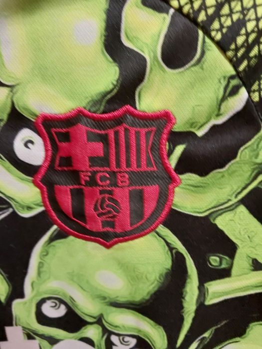Дитяча футболка клубу Барселона з принтом. Зріст 152