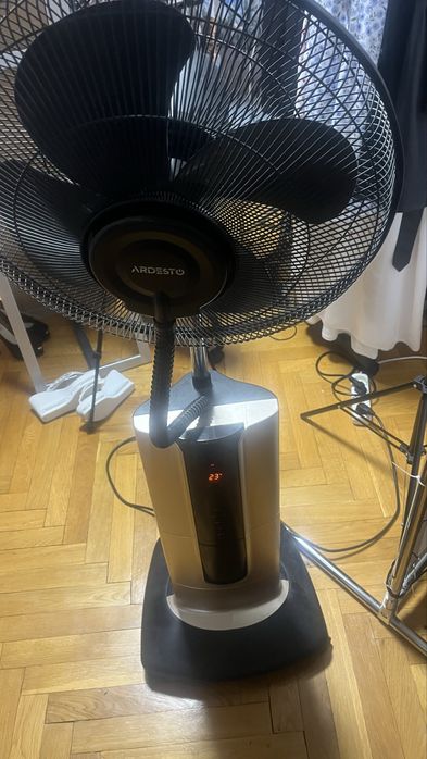 Вентилятор зі зволожувачем повітря