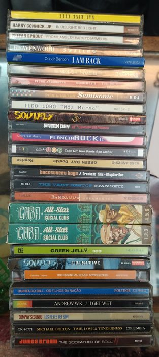 Lote 1000 CD's música portuguesa e estrangeira