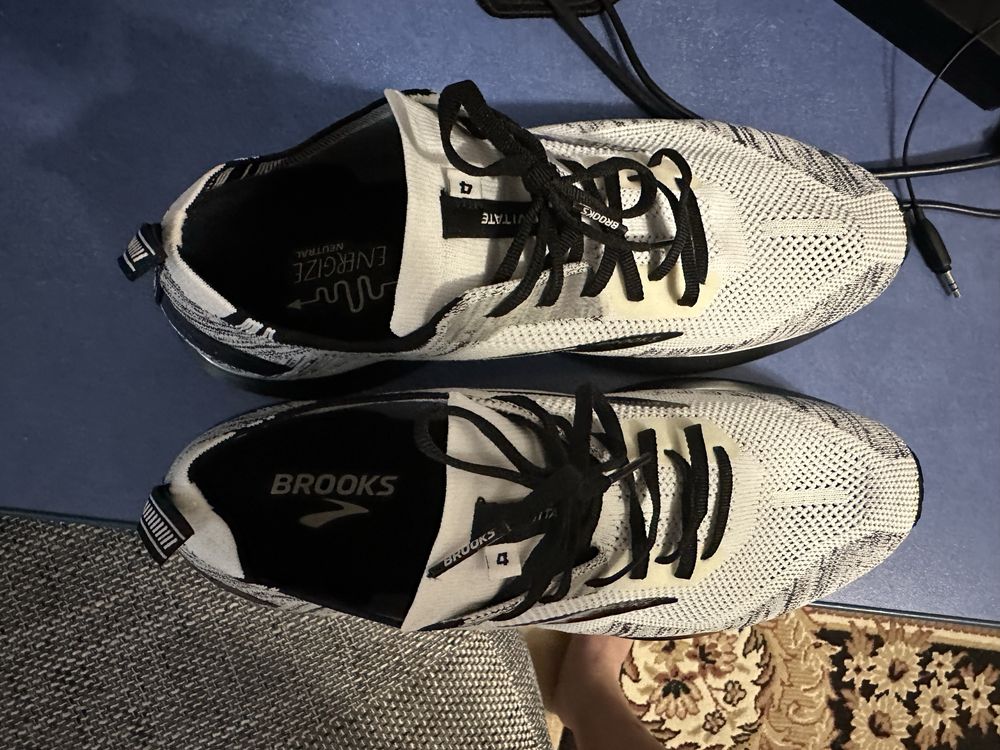 Кросівки Brooks ввдомоі фірми