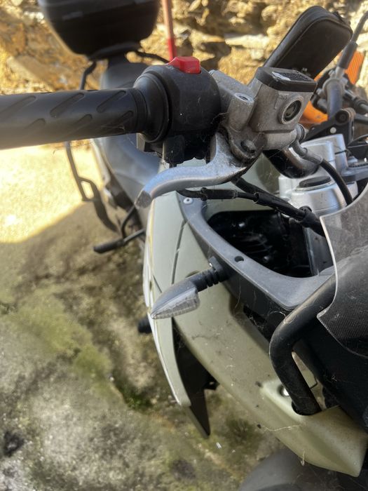 Moto UM 125 cc adventur grand tour