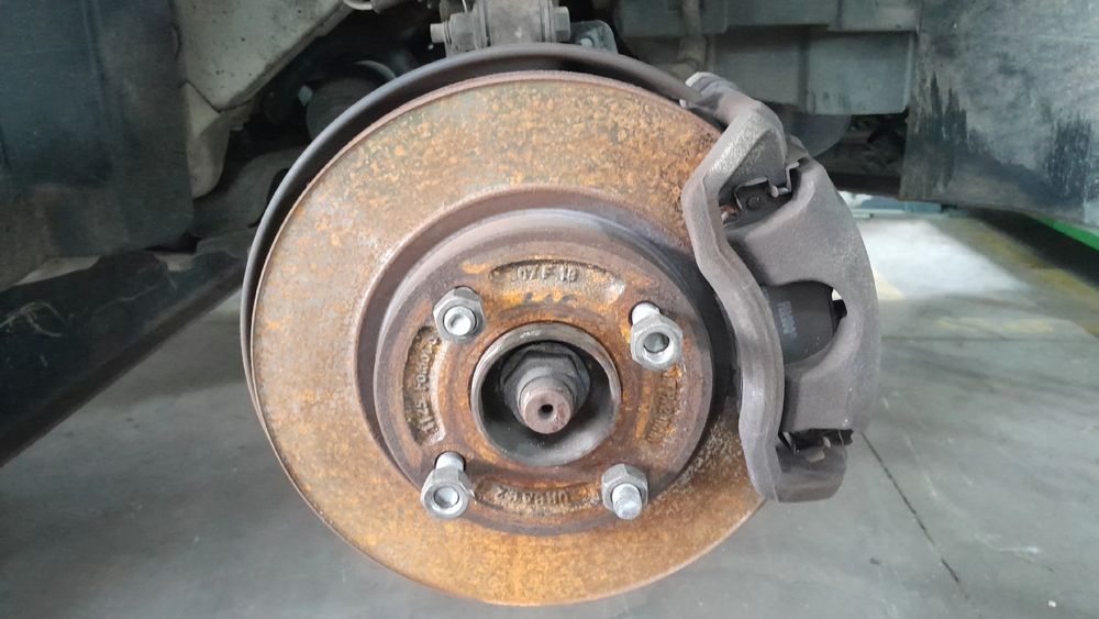 Manga de eixo frente direita FORD Ka+