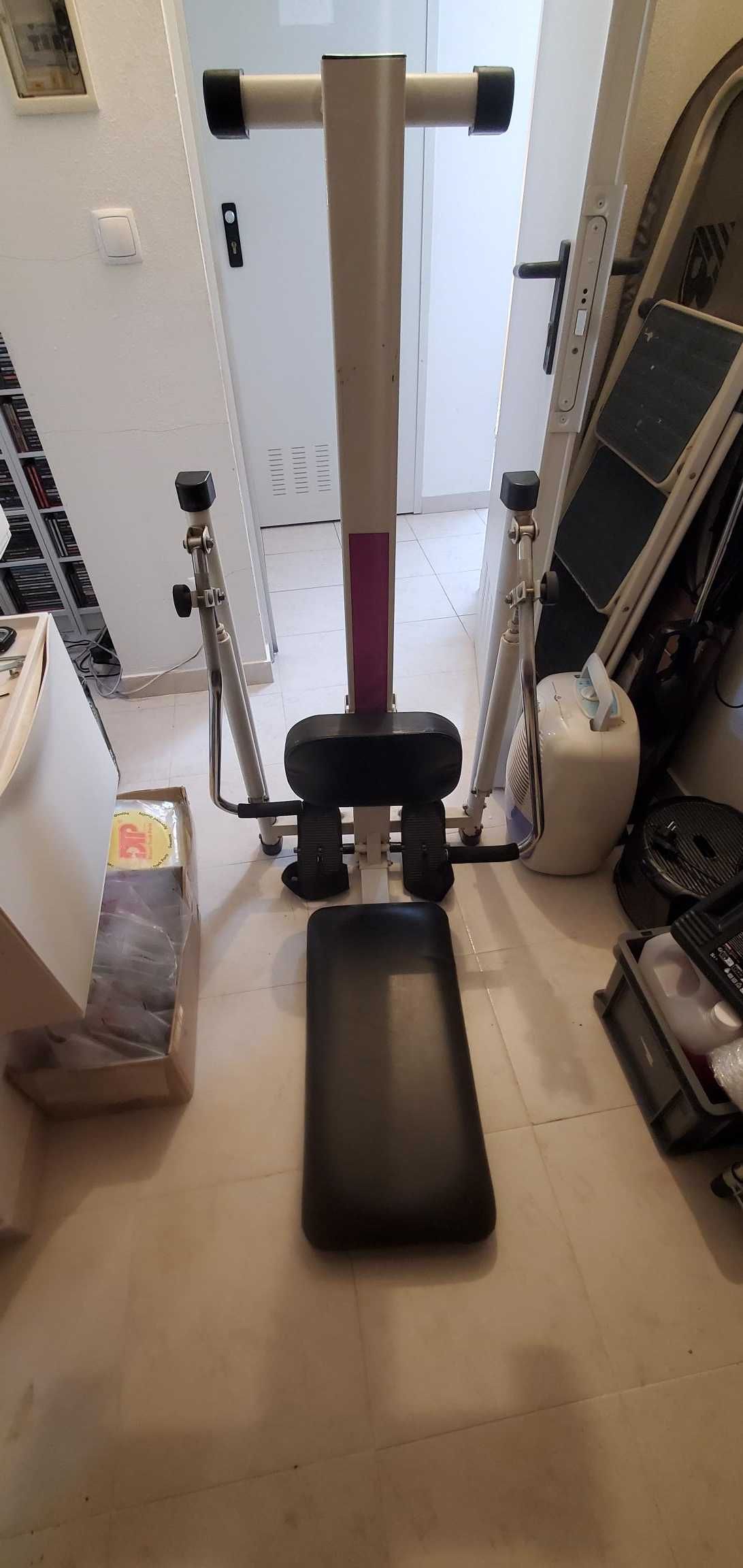 Vendo MÁQUINA DE REMO FITNESS, em bom estado