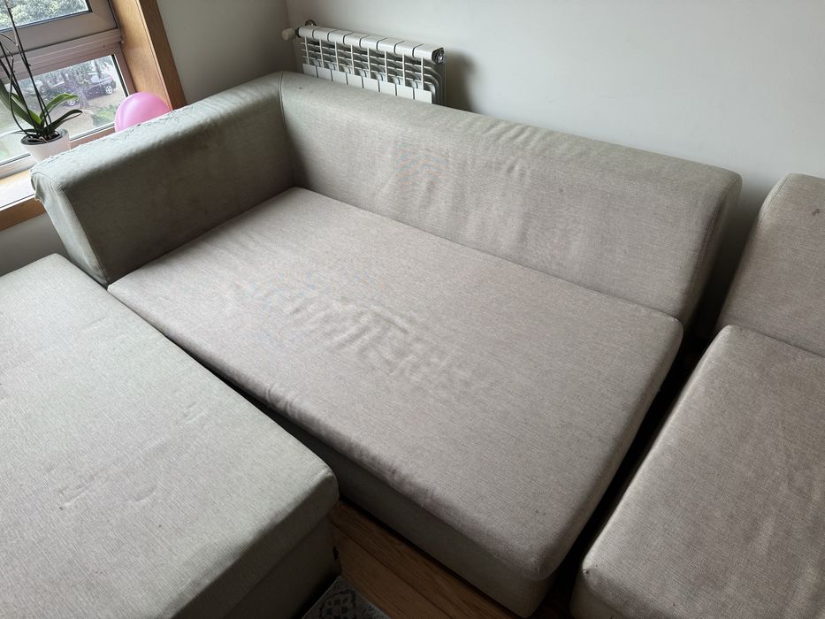 Sofa modelar usado Laskasas