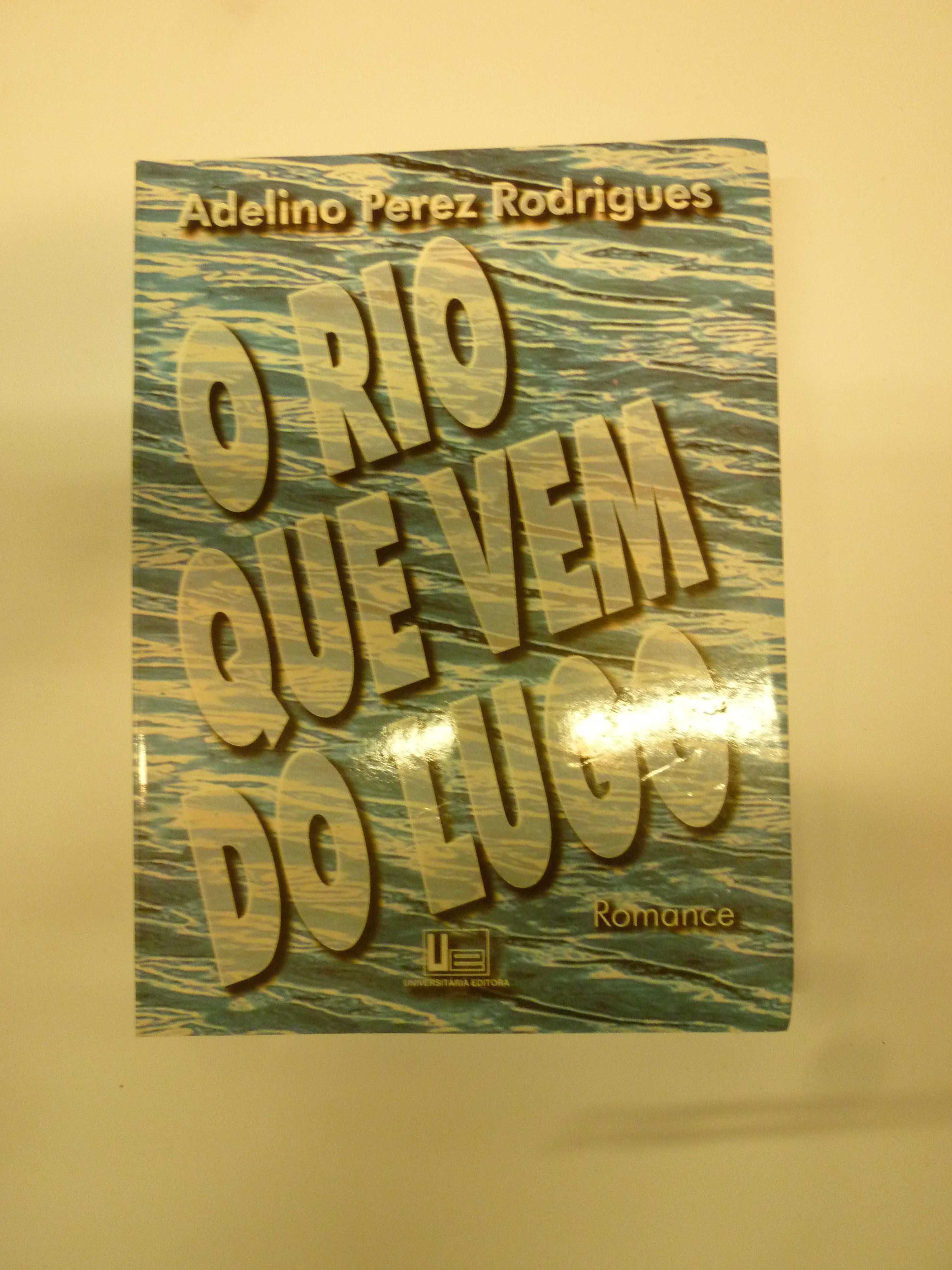 Livros editados pela Universitária Editora, para despachar