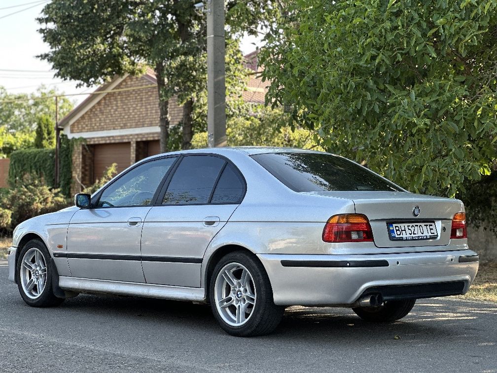 Срочно. БМВ Е39 2001 ГОД 3.0 механика