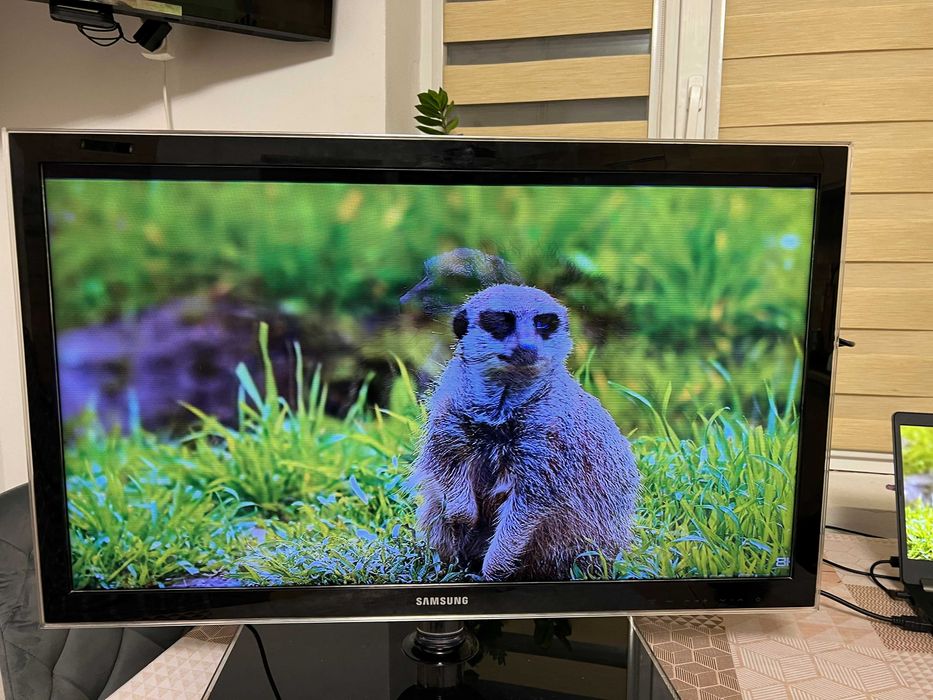 Телевізор Samsung UE32D5000 з дефектом