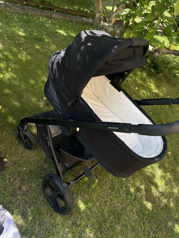 Cybex Balios S 2 B 1  2022 року