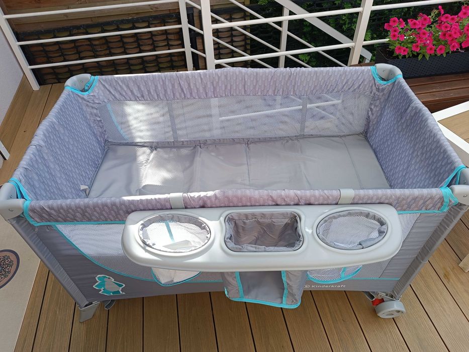 Łóżeczko turystyczne Kinderkraft Joy z akcesoriami
