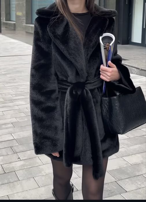 жіноча еко шубка з англійським коміром , чорна хs