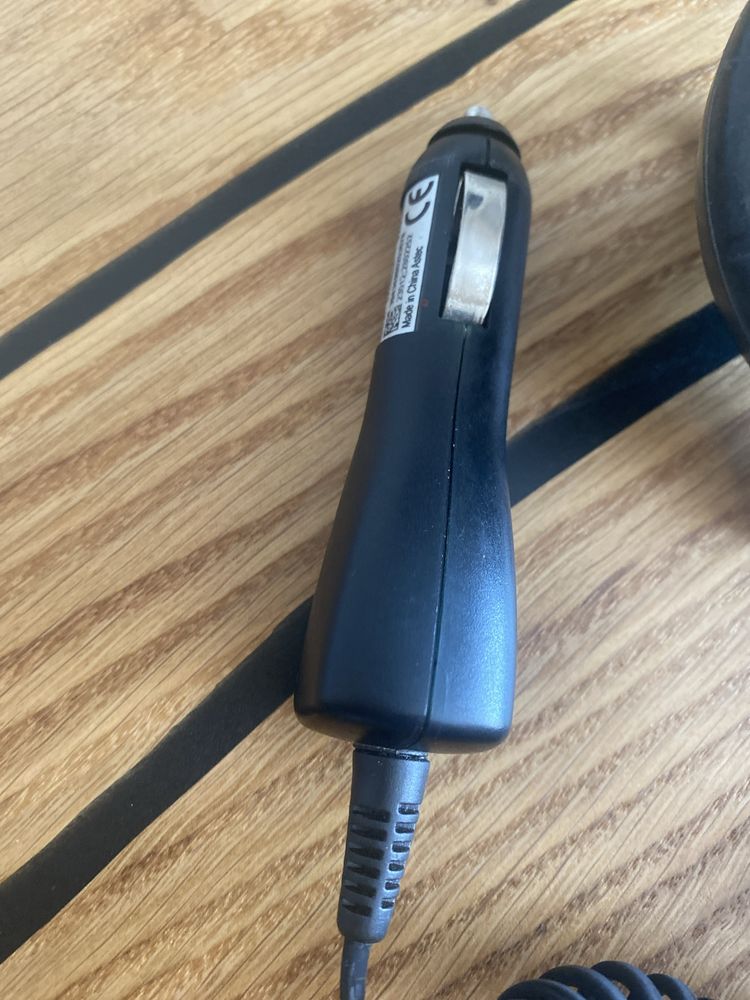 Zestaw głośnomówiący Nokia z ładowarką samochodową używany