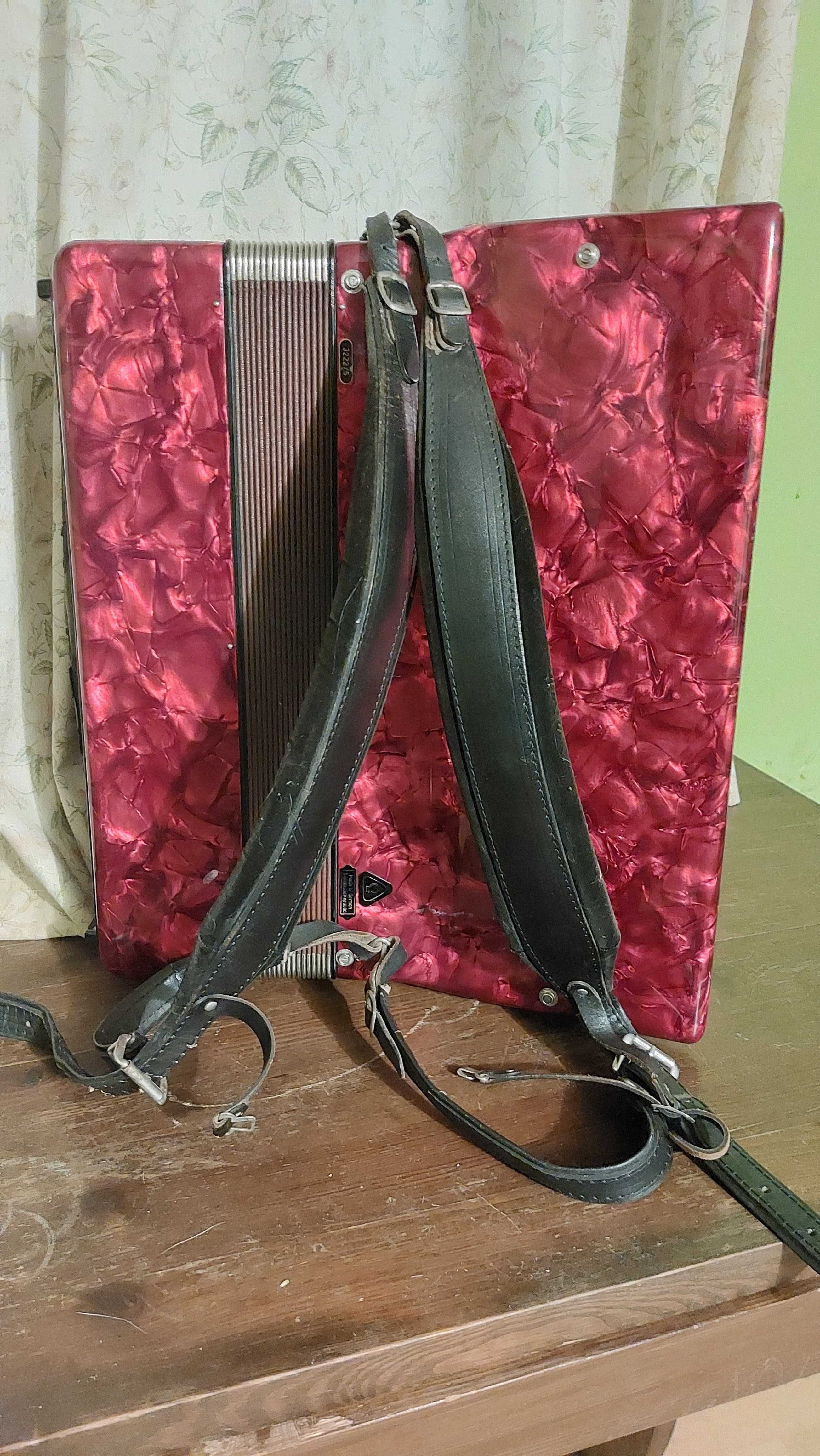 Akordeon Royal Standard Montana 120 basów