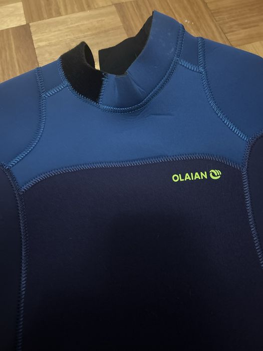 Fato de surf novo para 10 anos