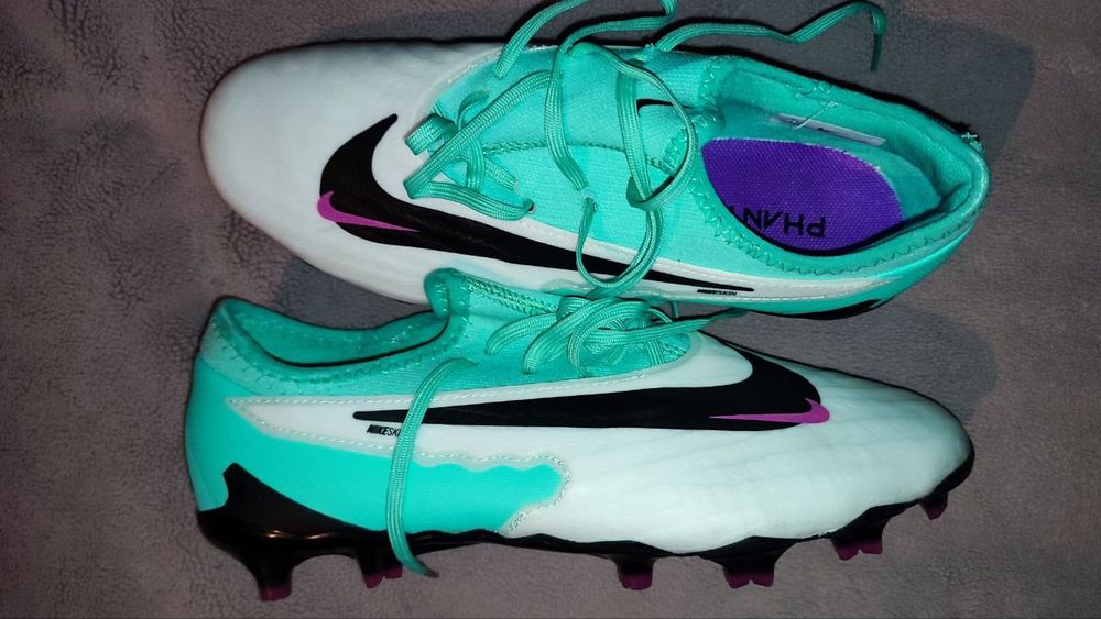 Продам бутсы phantom 42