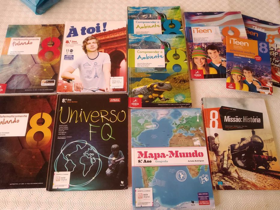 Livros escolares 8º ano