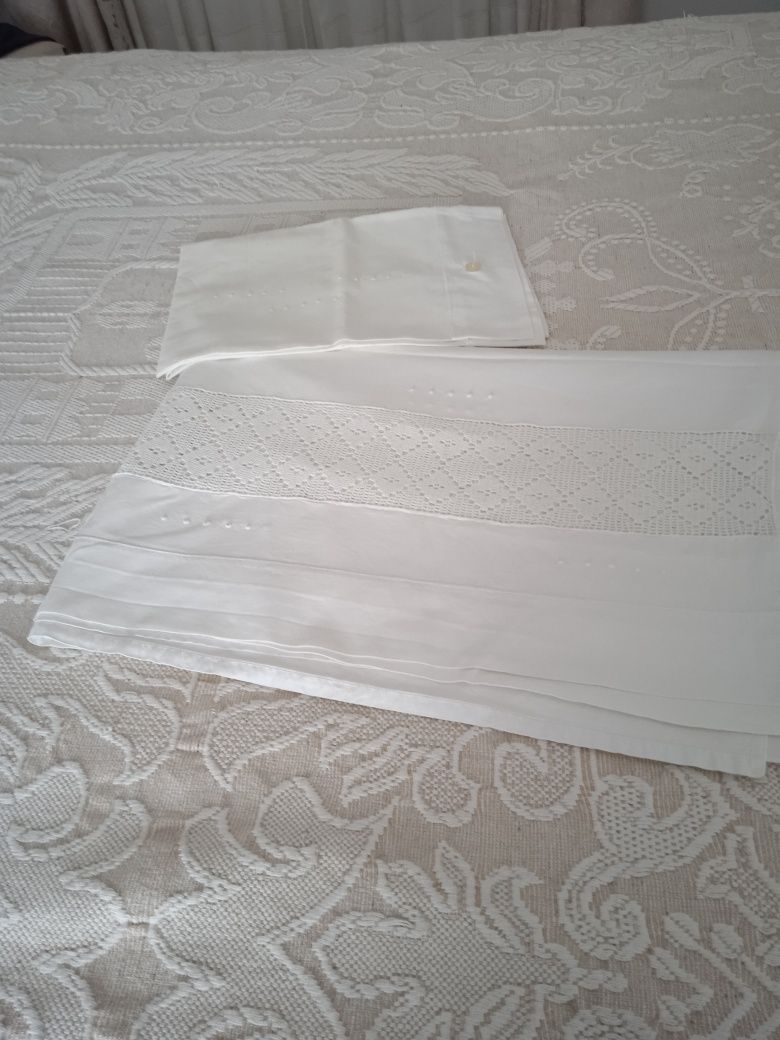 Lençol de cama de casal .